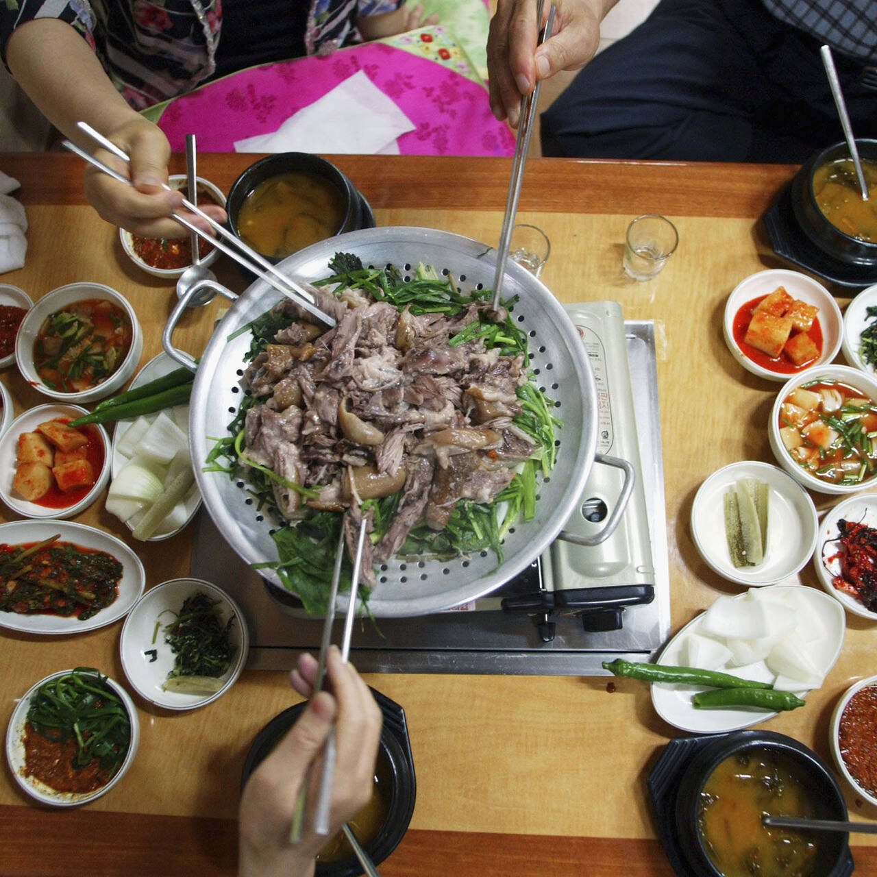 В Южной Корее предложили запретить есть собачье мясо: Политика: Мир:  Lenta.ru