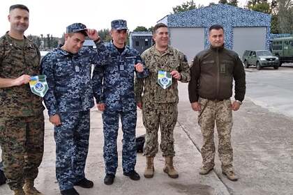 Сотрудники американского посольства на Украине посетили Донбасс