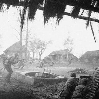 Советская контратака в деревне, Западный фронт, октябрь 1941 года