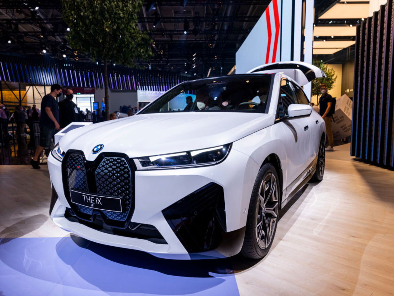 Новый электрокар BMW назвали несуразным и сравнили с бобром: Транспорт:  Среда обитания: Lenta.ru