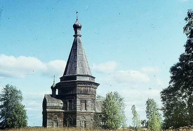 Сретенская церковь в селе Красная Ляга (фото начала 1980-х годов)