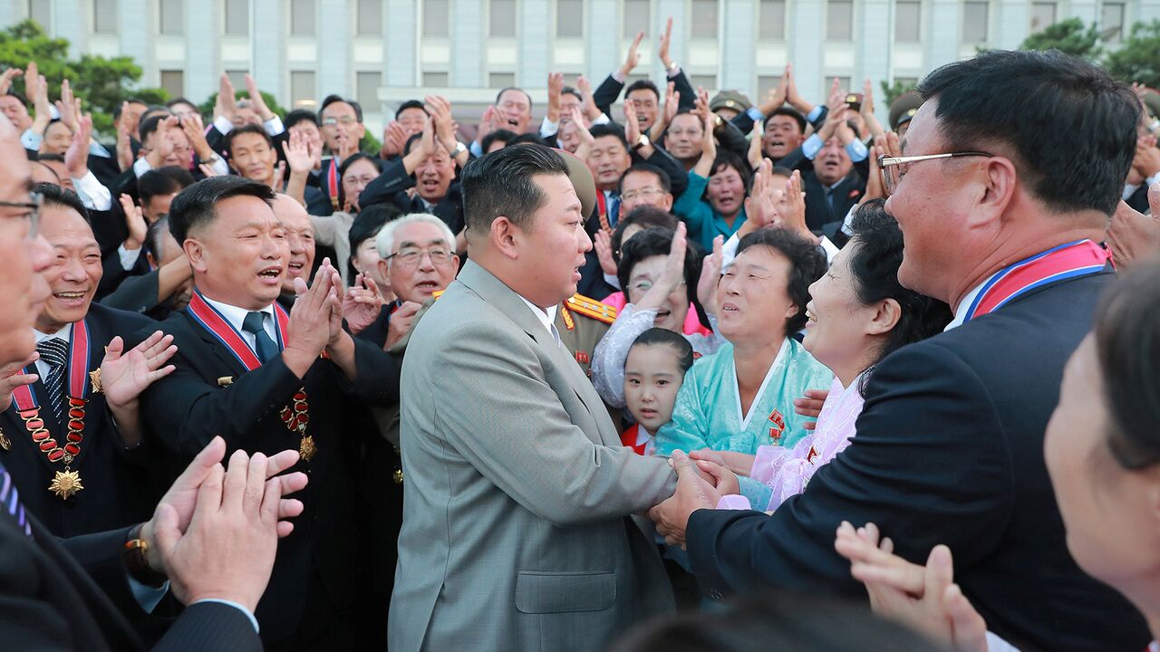 В Северной Корее обязали мужчин стричься как Ким Чен Ын