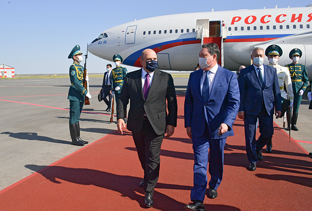 Председатель правительства России Михаил Мишустин и премьер-министр Казахстана Аскар Мамин 