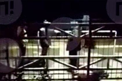 В Подмосковье четверо мигрантов избили пассажира электрички и попали на видео