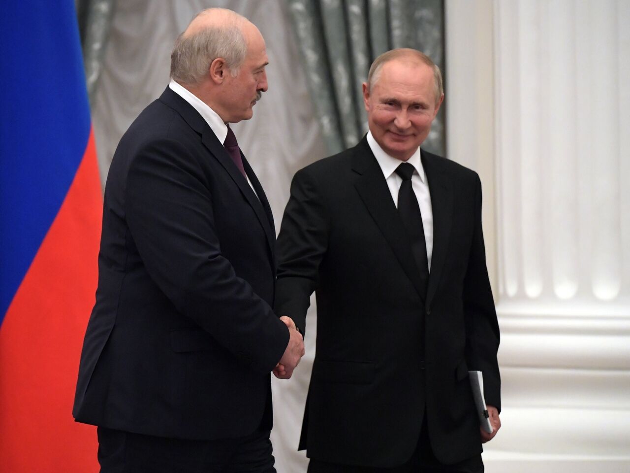 Александр Беглов поздравил Александра Лукашенко с днем рождения