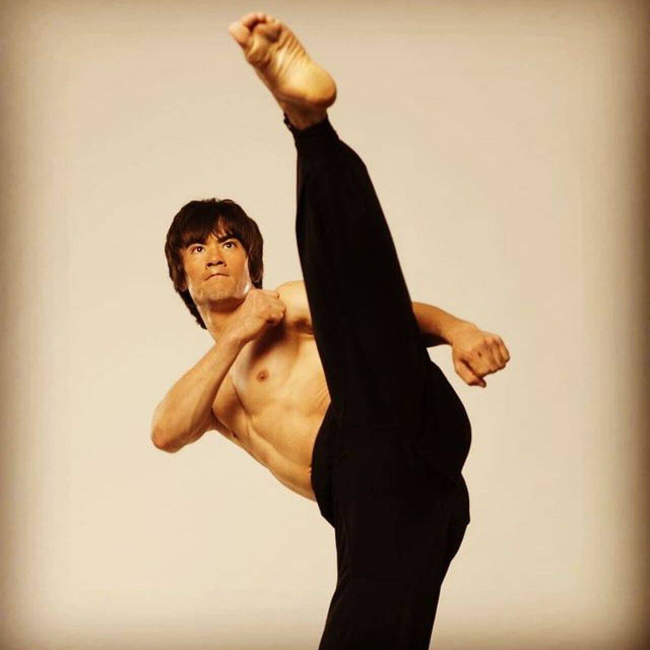 Брюс Ли (Bruce Lee), фотографии, биография, соревнования, бодибилдинг