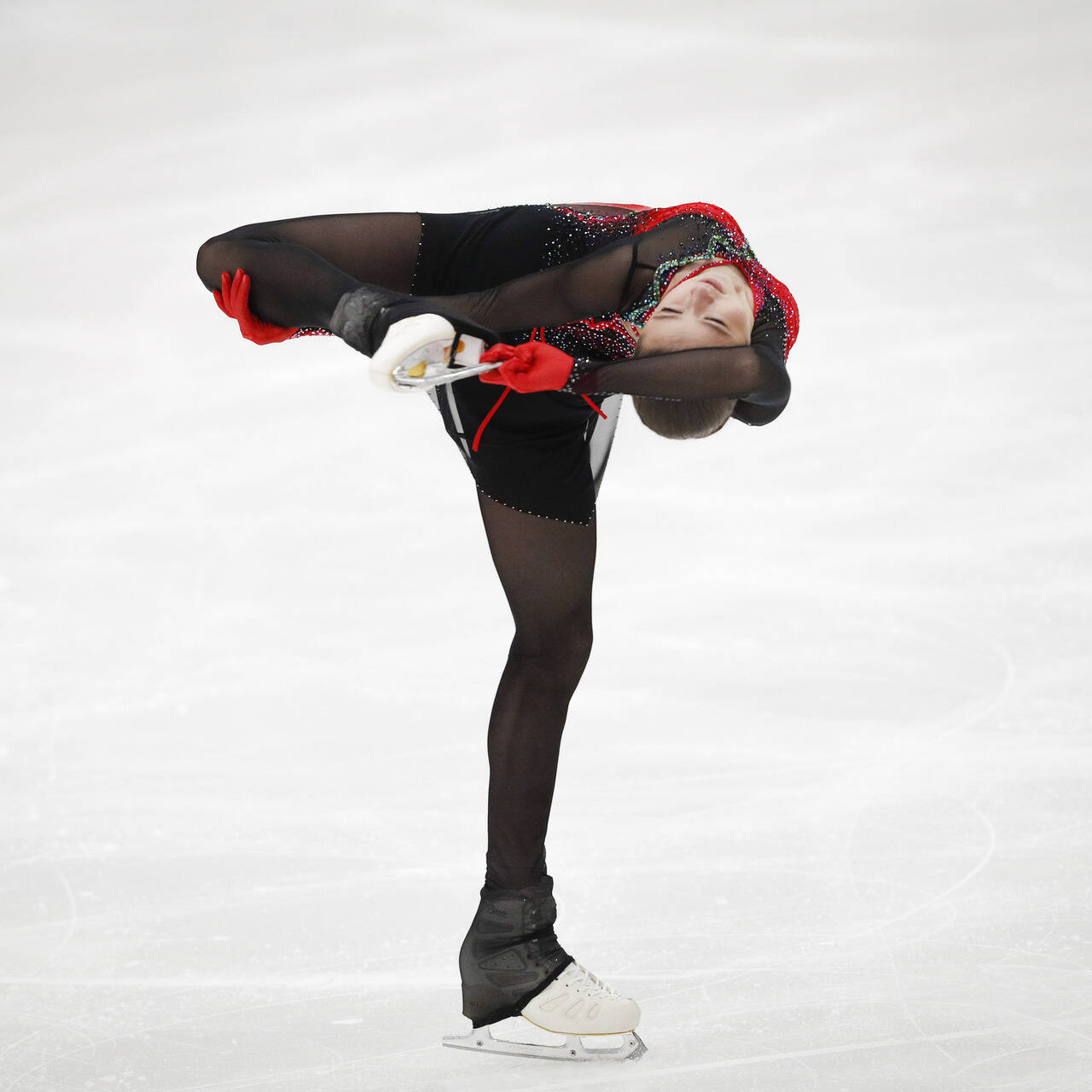 Валиева олимпийская чемпионка. Камила Валиева Finlandia Trophy. Камила Валиева Финляндия трофи 2021. Валиева на льду в Олимпиаде.