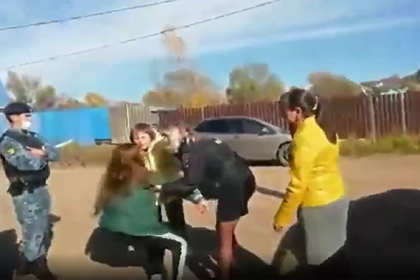 Двух девочек отобрали у россиянки после ухода пяти сестер в детдом