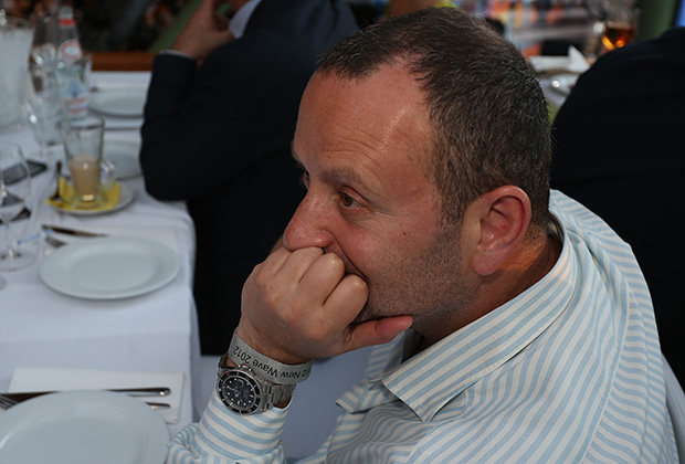 Совладелец компании «Снегири-девелопмент» Александр Чигиринский на творческом вечере Константина Меладзе в Юрмале, июль 2012 года