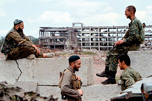 «Люди просто выживали» Руины, банды и шариатские суды: как Чечня жила между двумя войнами