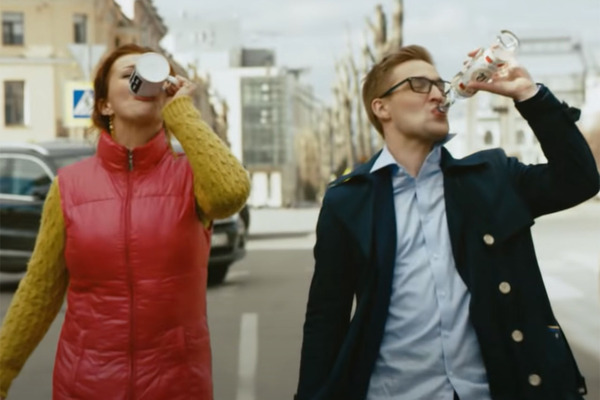 Кадр из клипа «В Питере — пить»