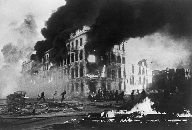 Сталинград во время налета вражеской авиации