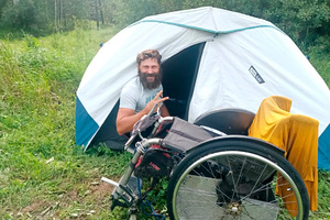 «Главное — правильный пинок» Как россиянин оказался в инвалидном кресле, но изменил свою жизнь ради путешествий