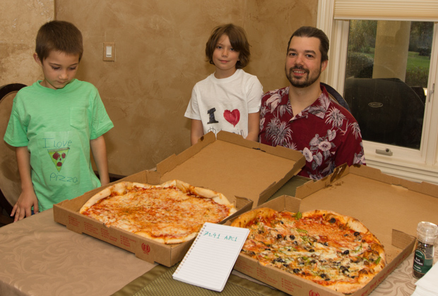 Американец Ласло Ханеч, купивший пиццу за 10 тысяч биткоинов