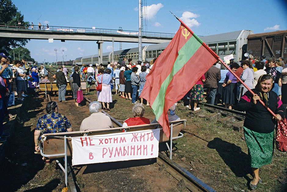 Митинг на железнодорожном разъезде в связи с арестом руководителя ПМР Игоря Смирнова, 1991 год
