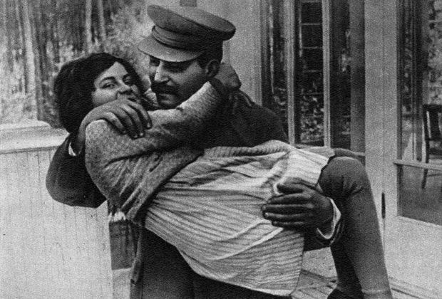Иосиф Сталин с дочерью Светланой. 1935 год