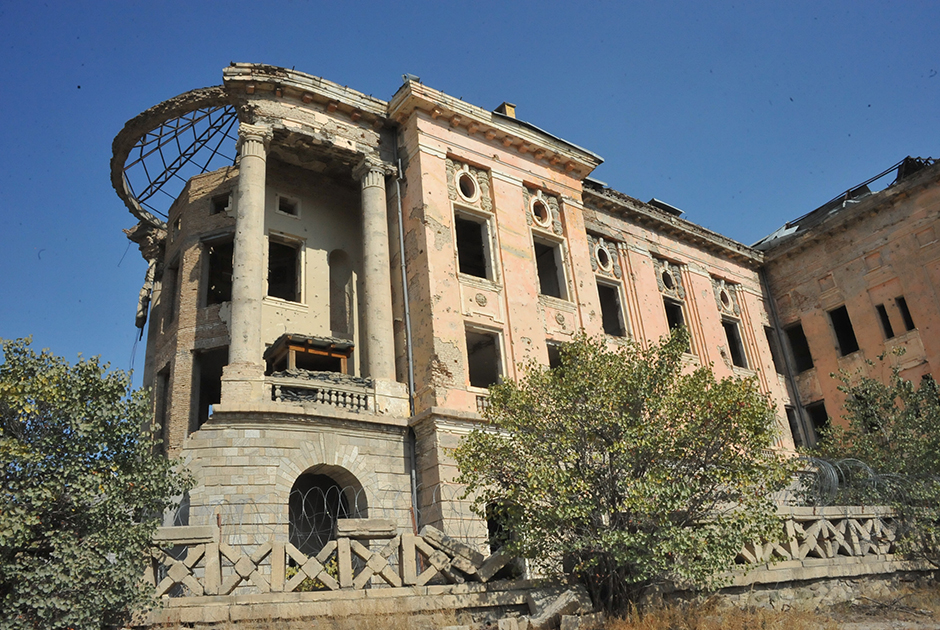 Руины дворца Хафизуллы Амина