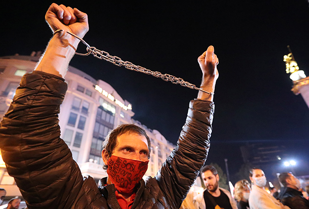 Участник митинга в Тбилиси требует освободить Саакашвили, 14 октября