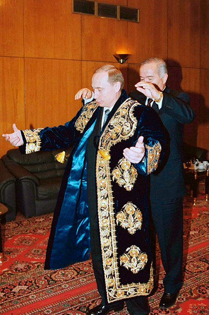 Премьер-министр России Владимир Путин и президент Узбекистана Ислам Каримов, 16 августа 1999 года