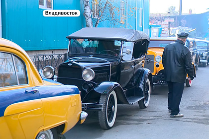 Легендарные раритеты проехали по дорогам Владивостока