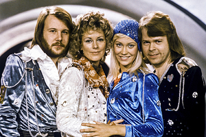 Шведская семья. Легендарная ABBA вернулась с первым за 40 лет альбомом. Зачем они это сделали?