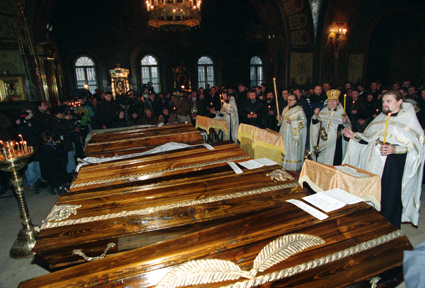 Отпевание погибших во время взрыва на Котляковском кладбище