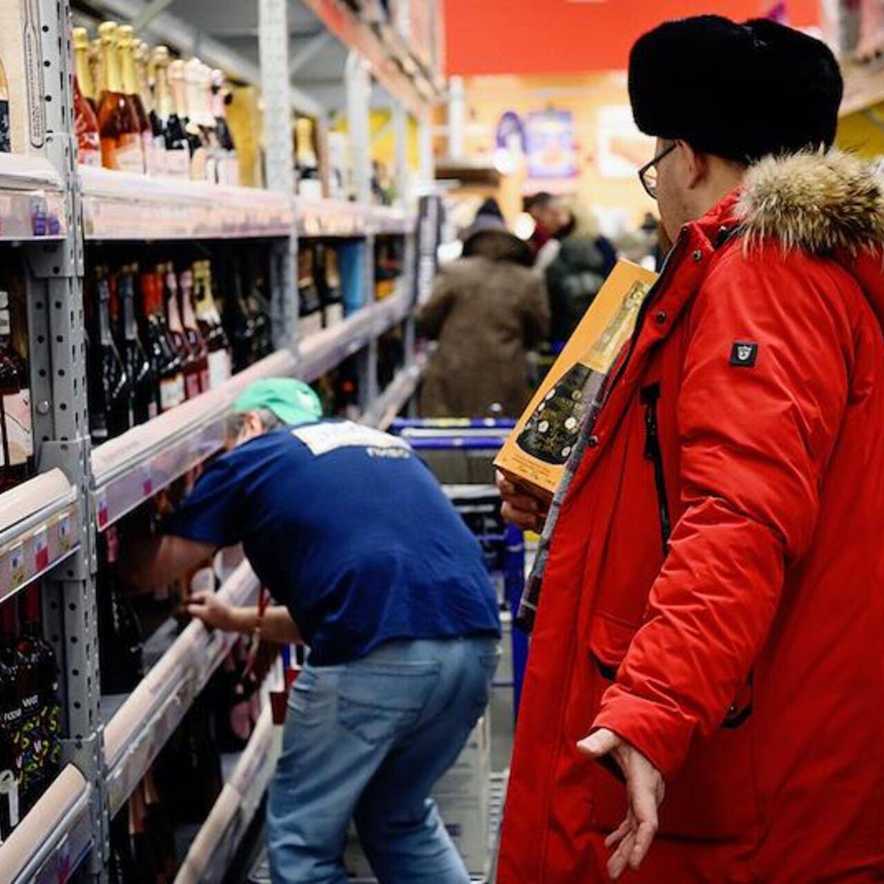 После нового года отключат интернет. 11 марта отключат интернет в россии. После нового года отключат интернет. Отключили интернет демотиватор. Отключение россии от интернета.