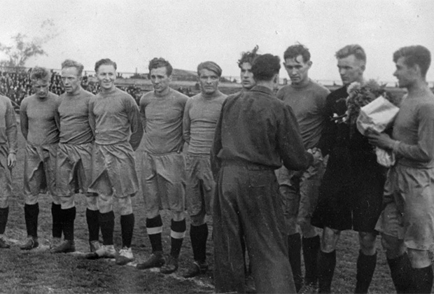 1947 год. Футбольная команда ВВС. Фото: проект «Красная Машина»