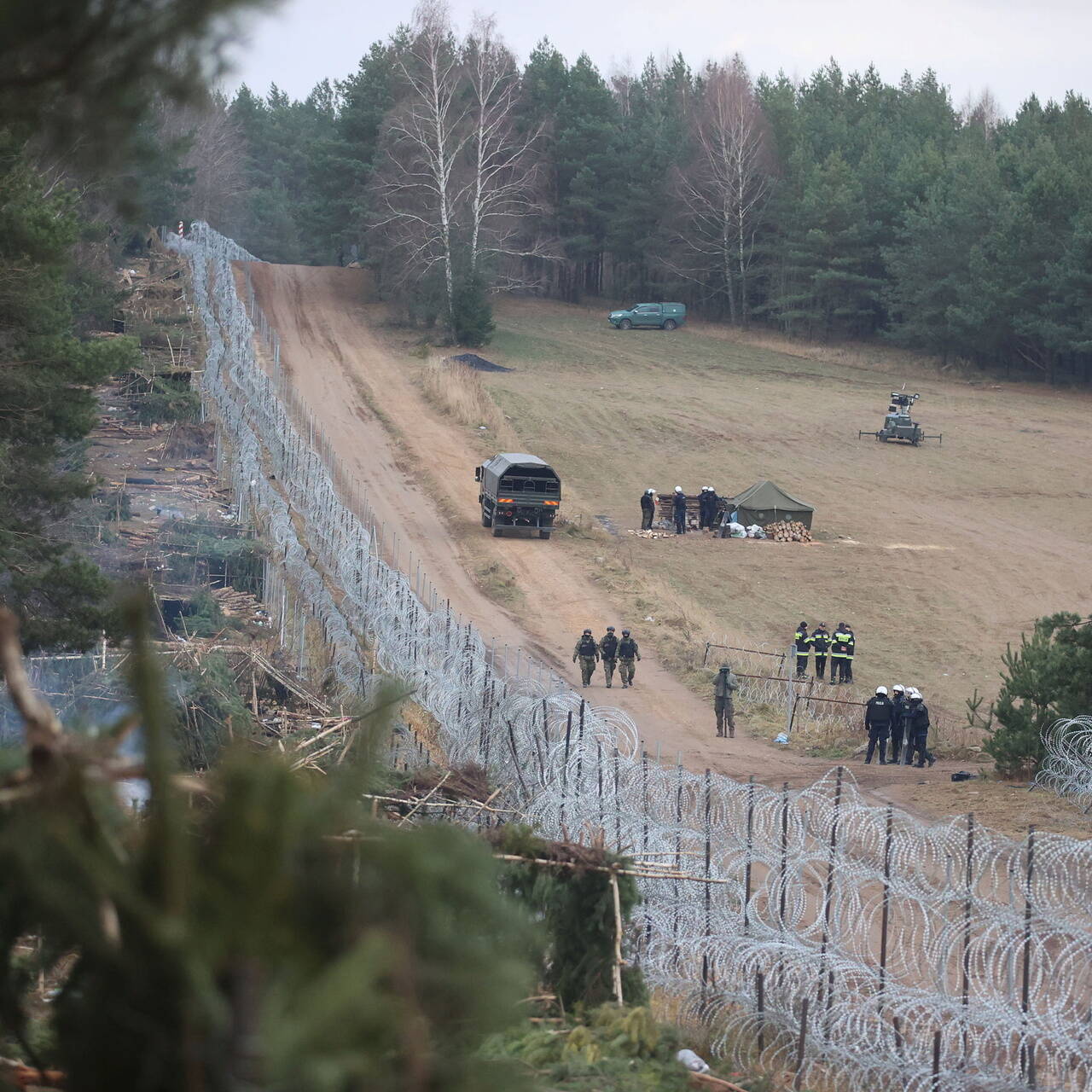 Польша построит забор на границе с Белоруссией: Политика: Мир: Lenta.ru