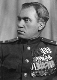 Илья Старинов
