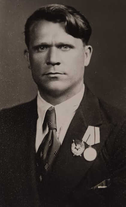 Василий Бирюков вскоре после войны