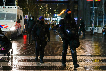 В Нидерландах пара сбежала из карантинного отеля и попалась полиции