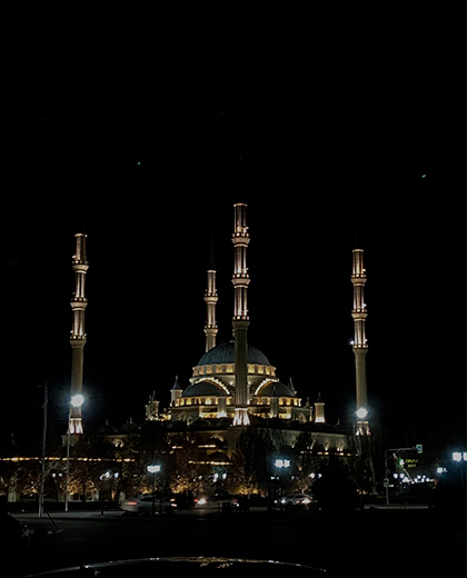 Мечеть «Сердце Чечни» имени Ахмата Кадырова в центре Грозного