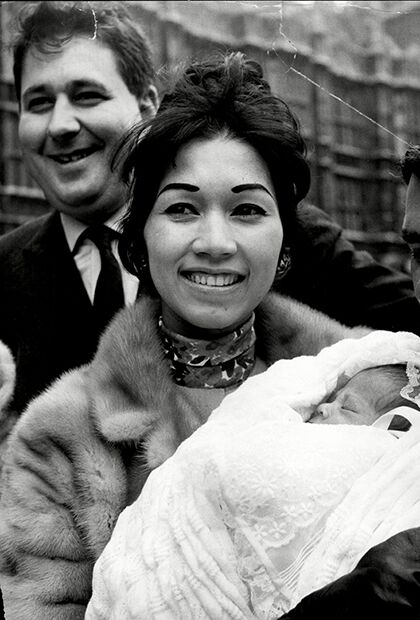 Энтони Мойнихэн с третьей женой и дочерью. 1968 год