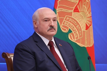 Лукашенко сделал белорусами 448 украинцев