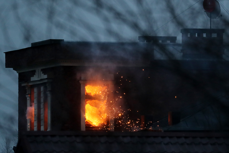Пожар в особняке Владимира Барданова, начавшийся в ходе штурма