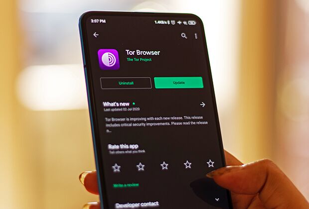 Браузер Tor можно бесплатно скачать в любом магазине приложений