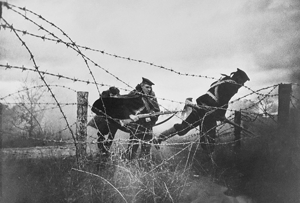 Десантники Черноморского флота ведут бой за освобождение Новороссийска, 16 сентября 1943 года. Фото: Алексей Межуев / ТАСС
