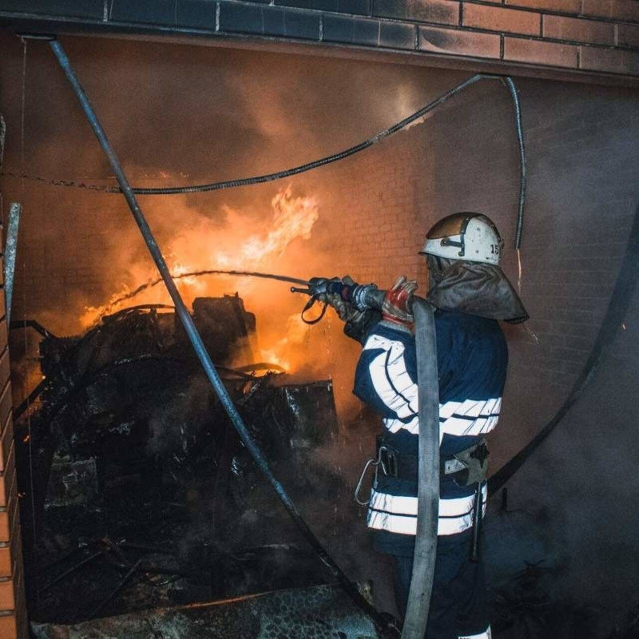 В поселке Николина Гора произошел ночной пожар: Деловой климат: Экономика:  Lenta.ru