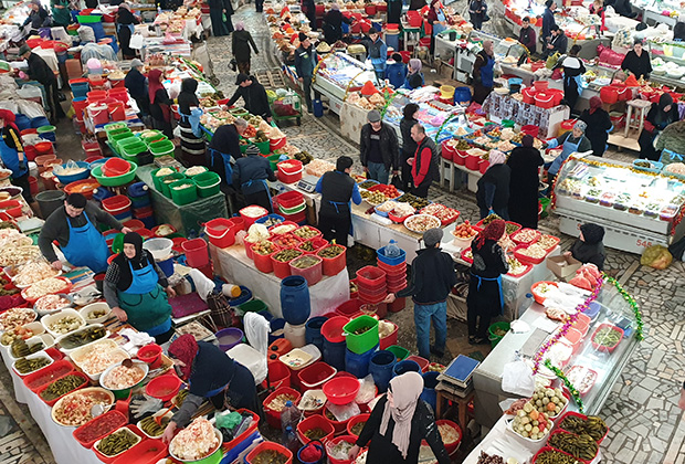 Восточный базар на современный лад: крытый рынок в Узбекистане