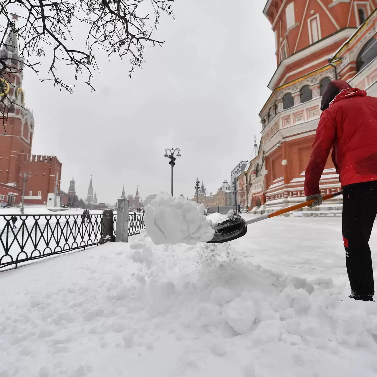 В москве вели. Мороз в Москве. Москва Мороз снегопад. Снег в Москве сегодня. Снегопад в Москве 7 декабря 2021.