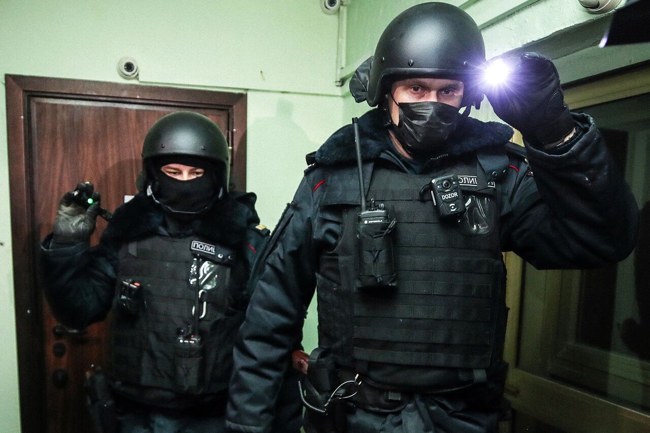 омон обыск. личный досмотр. подготовка к задержанию. спецназ обыск. задержание анастасии кондратовой.