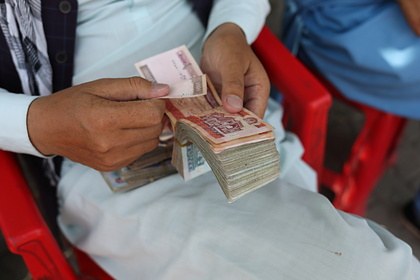 Афганистан запретил использовать иностранную валюту