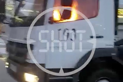 Возгорание машины с бортовым питанием в Шереметьево попало на видео