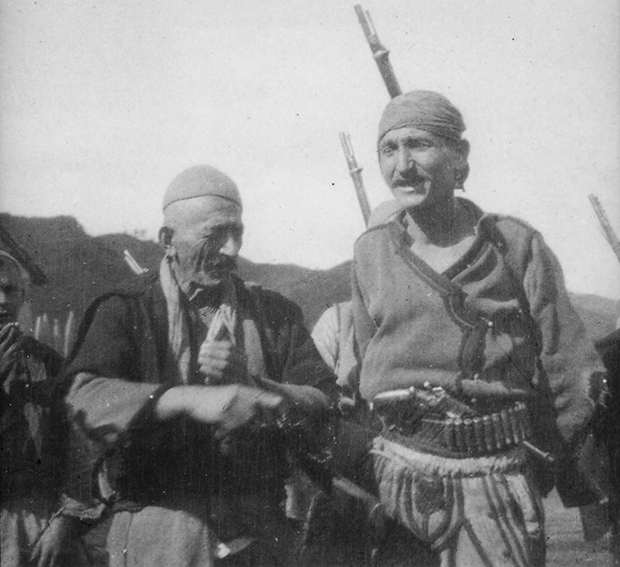 Вооруженные албанцы из деревни Блиништ, 1900-е годы