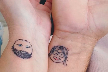 Татуировщица набила влюбленным парные татуировки, спросила их о любви и пожалела