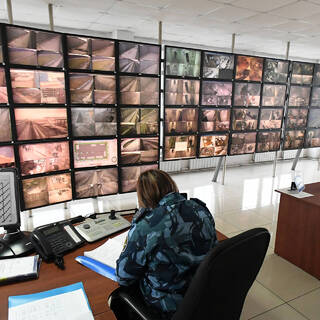 Осмотр у врача в женской тюрьме: video Yandex'te bulundu