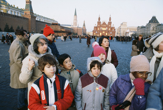 Американские школьники на Красной площади, 1984 год. Фото: Александр Яковлев / ТАСС