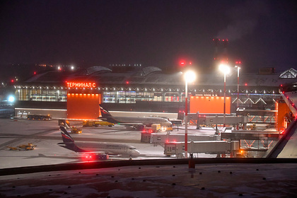 В аэропортах Москвы отменили и задержали более 40 рейсов