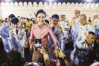 Фаворитка таиландского короля Сининат Вонгваджирапакди